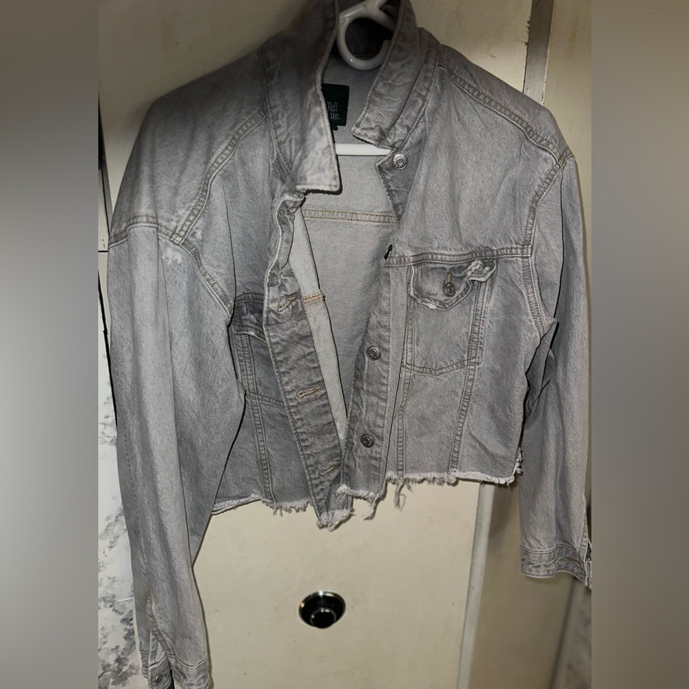 Womens Size XS Wild Fable Gray Cropped Denim Jacket.